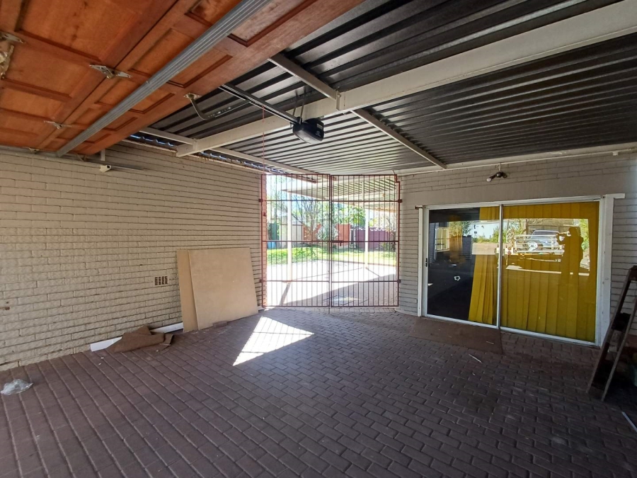 4 Bedroom Property for Sale in Dan Pienaar Free State